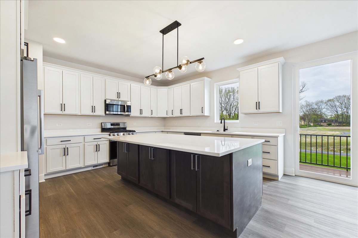 22043 W Casa Bella View