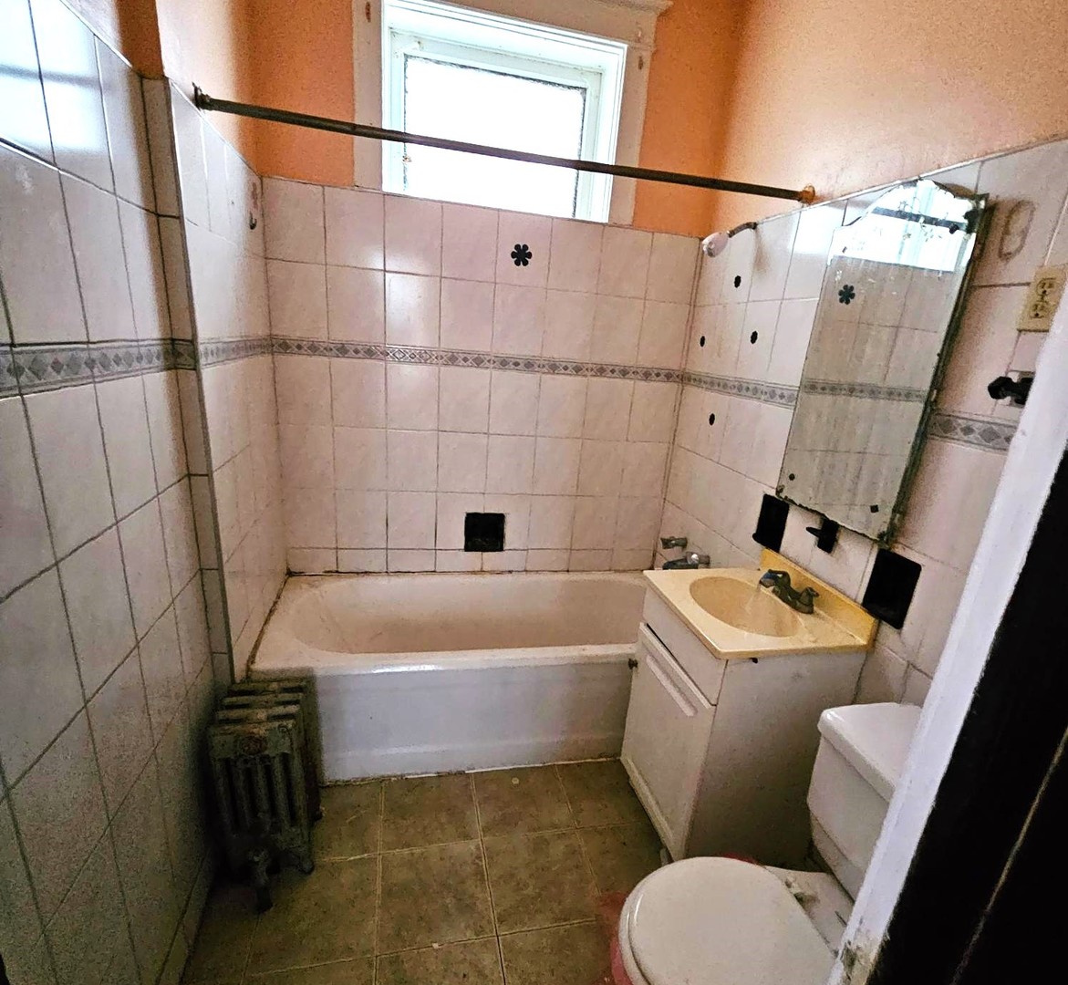 6936 S Dorchester Avenue