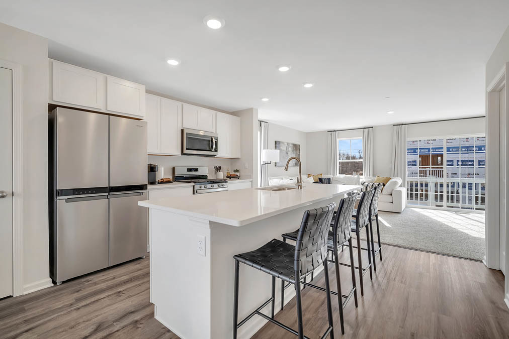 438 lakeshore Court