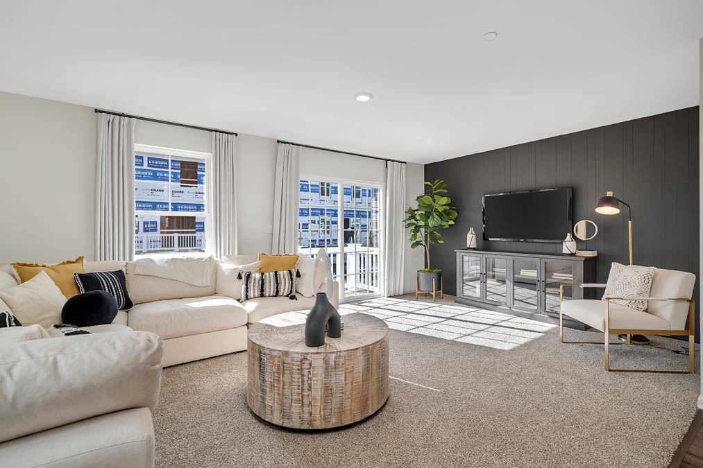 438 lakeshore Court