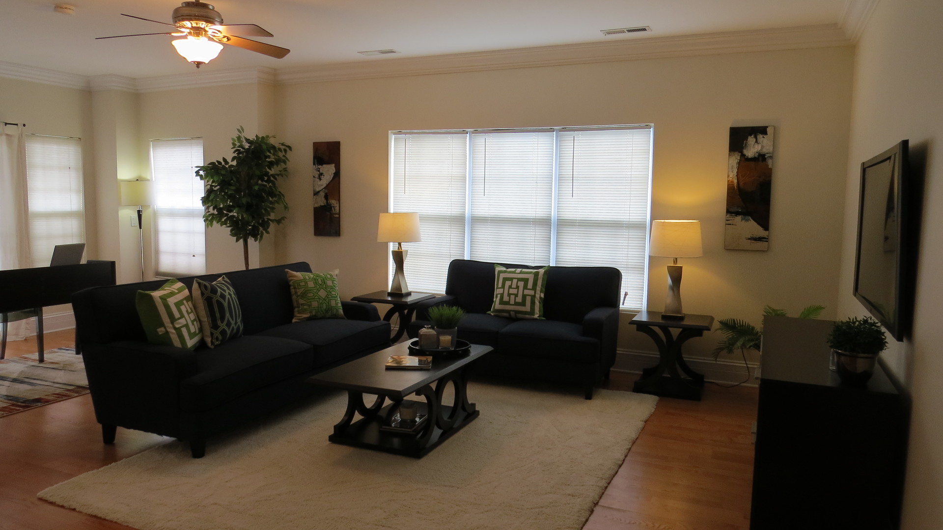 3000 W Lawrence Avenue 3H