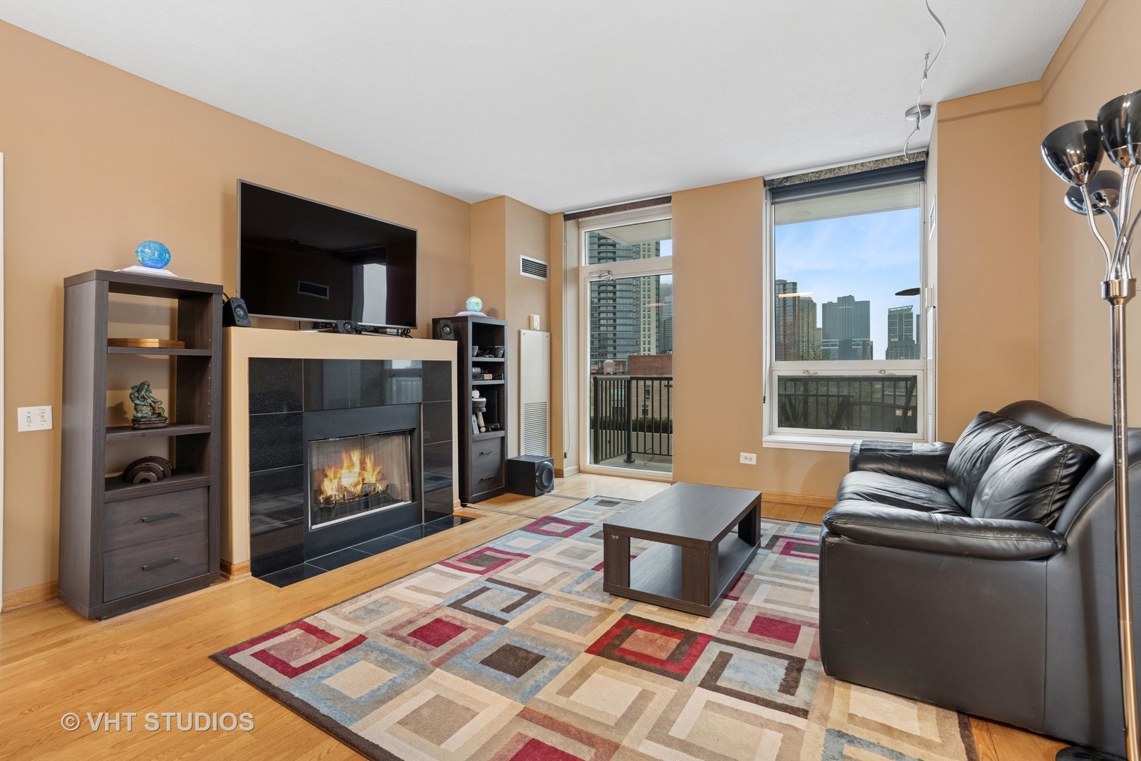 600 N Kingsbury Street 812