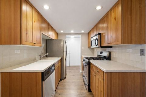 Tiny photo for 8025 Woodglen Lane #303, Downers Grove, IL 60516 (MLS # 12550435)