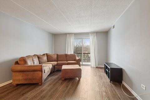 Tiny photo for 8025 Woodglen Lane #303, Downers Grove, IL 60516 (MLS # 12550435)