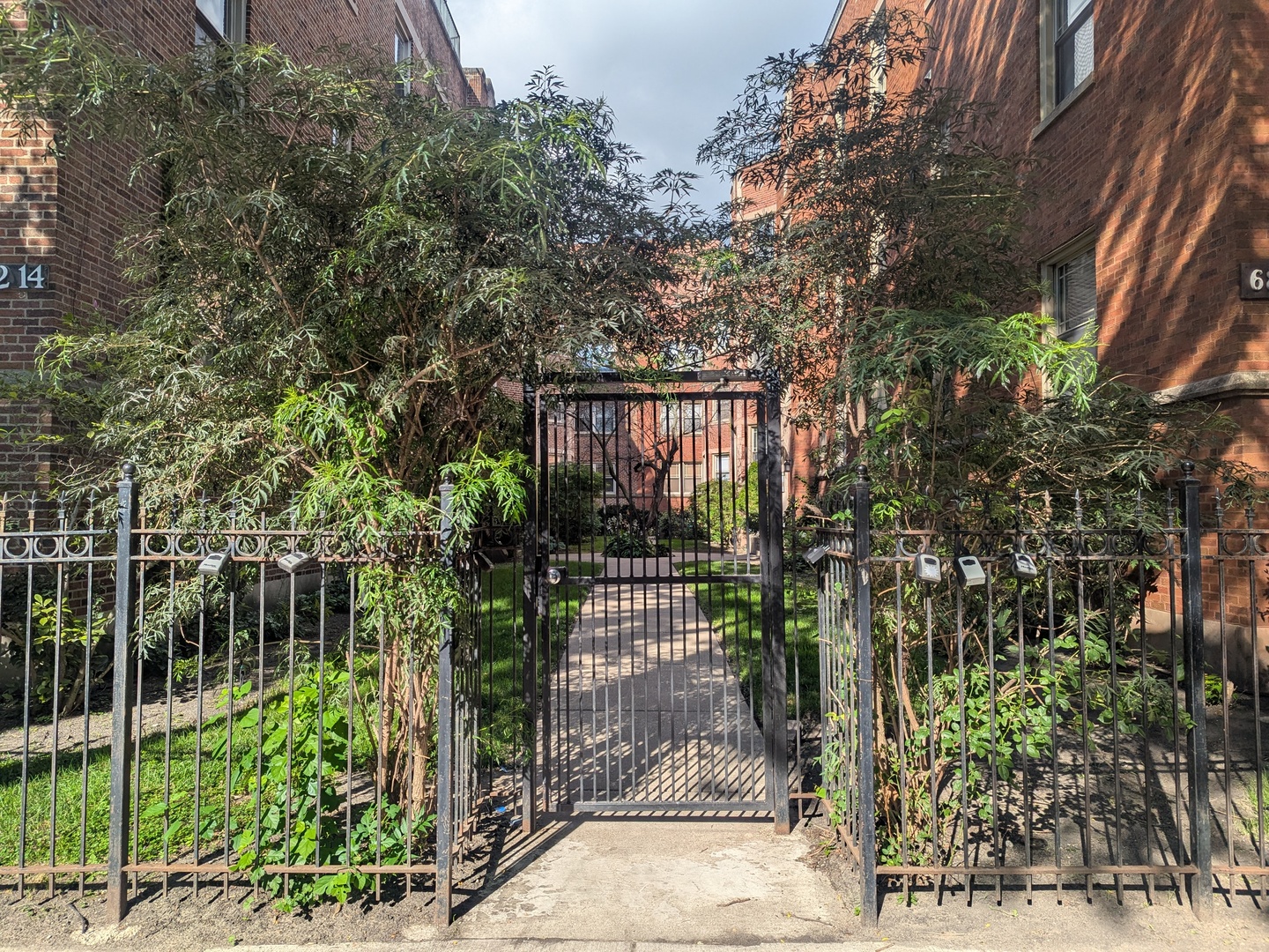 6814 N Ashland Boulevard 1C