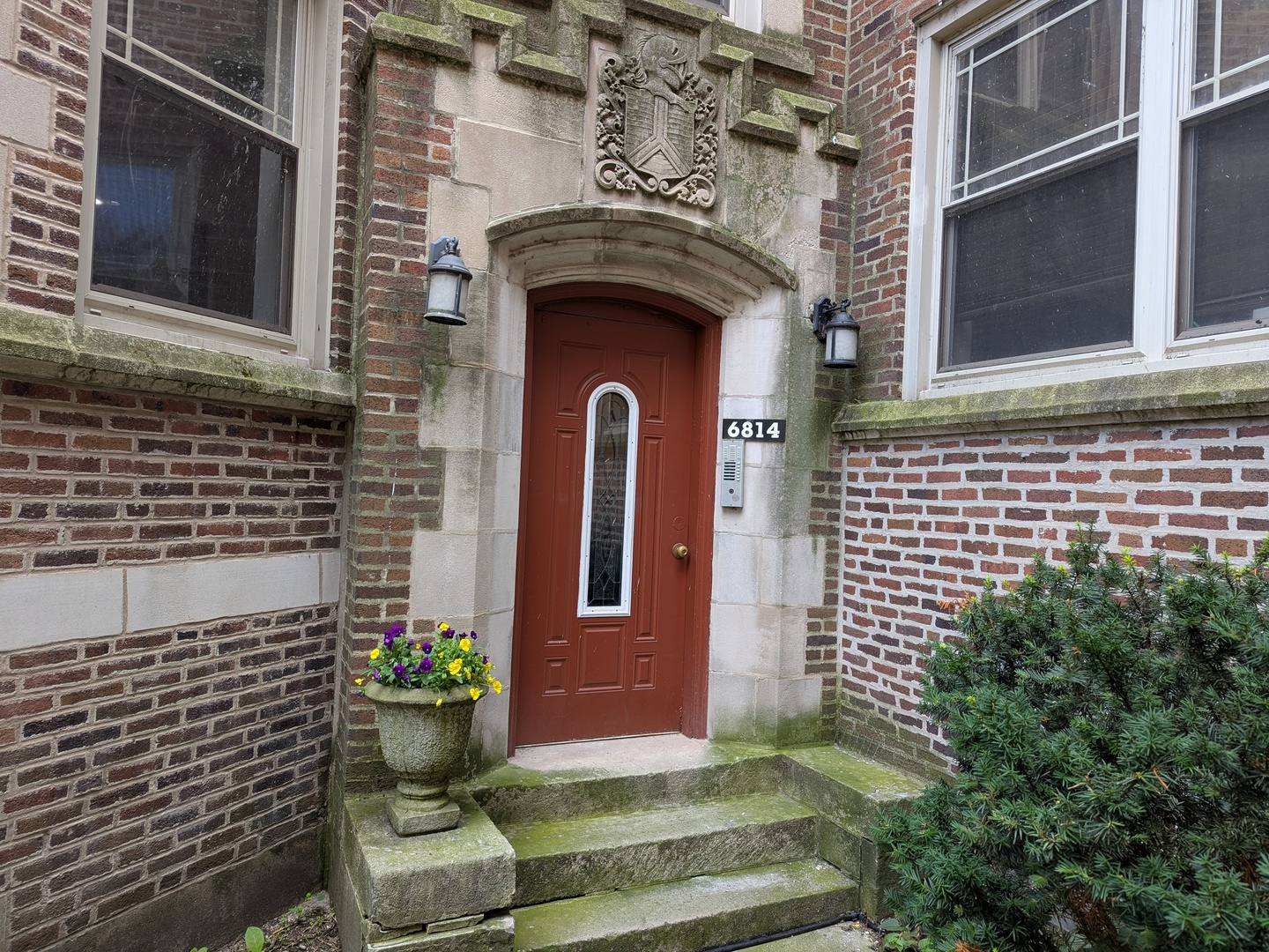 6814 N Ashland Boulevard 1C