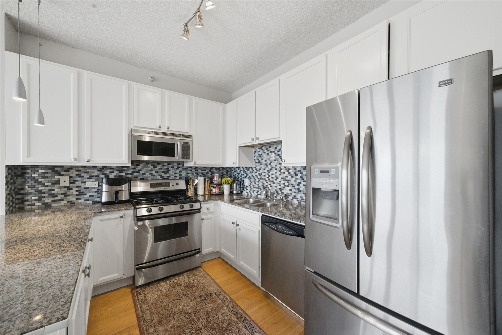 1717 S Prairie Avenue 2207
