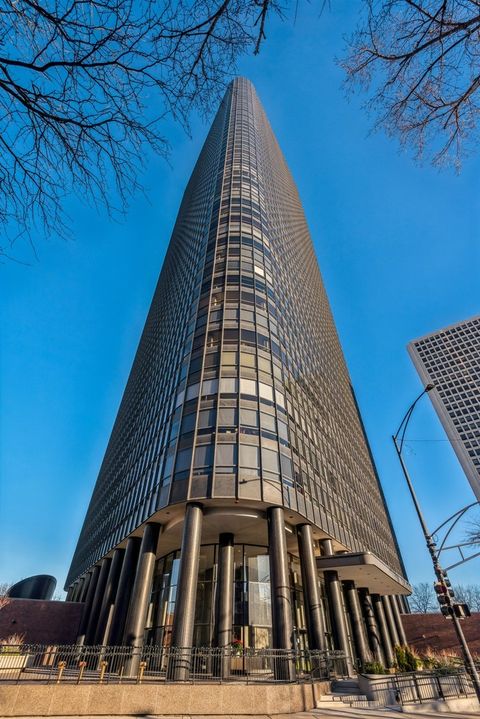 5415 N SHERIDAN Road 4912 Chicago IL 60640