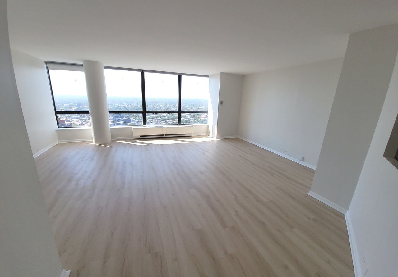 5415 N SHERIDAN Road 4912