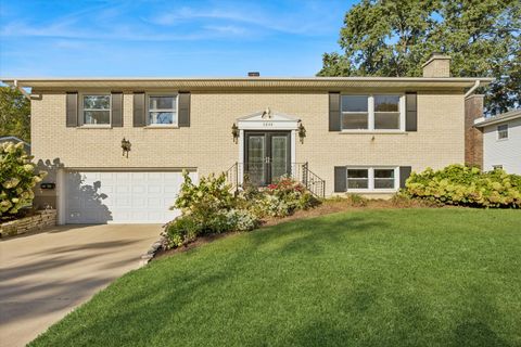 5844 KINGSTON Avenue Lisle IL 60532