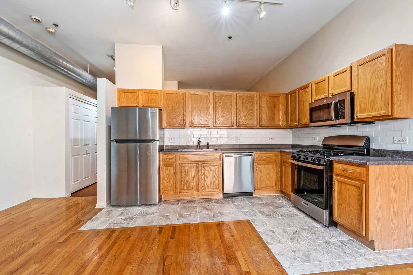 1000 E 53rd Street 302