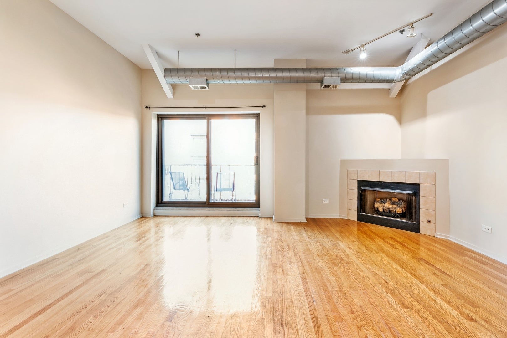1000 E 53rd Street 302