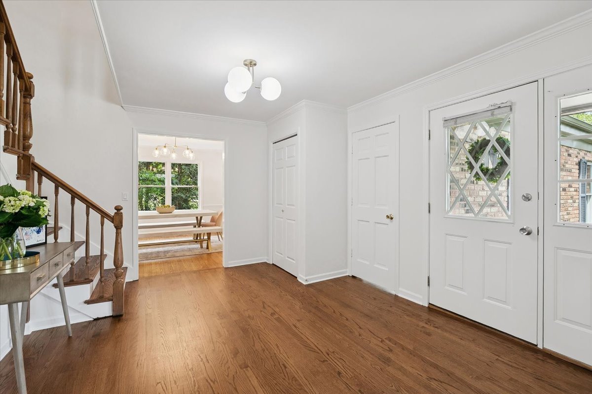 818 Valley Road