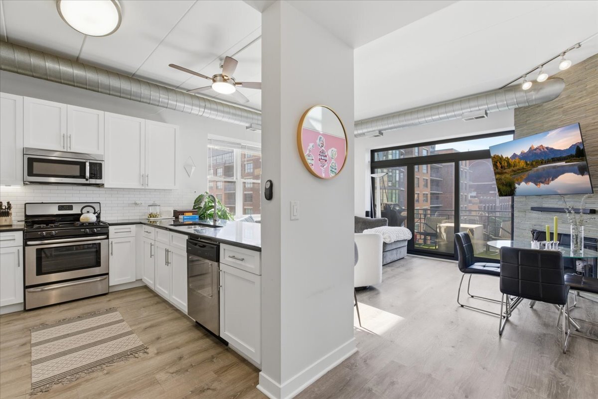 1155 W Madison Street 501
