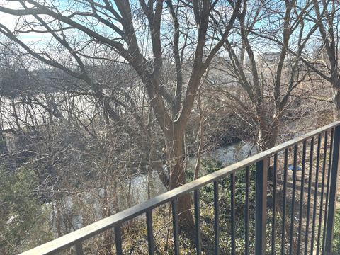 Tiny photo for 5101 Carriageway Drive #201, Rolling Meadows, IL 60008 (MLS # 12605984)