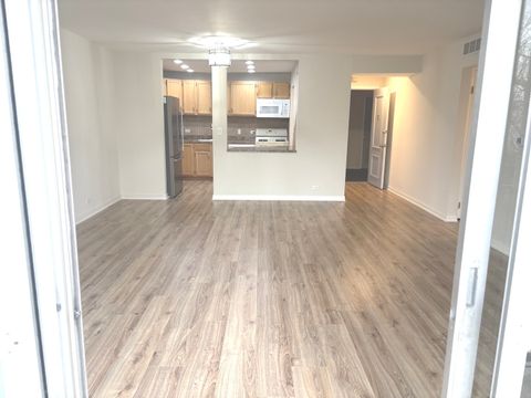 Tiny photo for 5101 Carriageway Drive #201, Rolling Meadows, IL 60008 (MLS # 12605984)