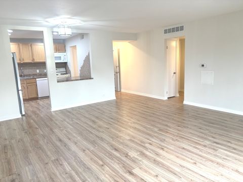 Tiny photo for 5101 Carriageway Drive #201, Rolling Meadows, IL 60008 (MLS # 12605984)