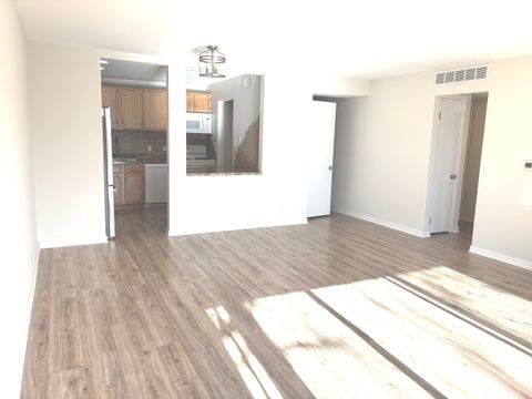 Tiny photo for 5101 Carriageway Drive #201, Rolling Meadows, IL 60008 (MLS # 12605984)