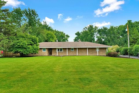 Photo of 22W689 Elmwood Drive, Glen Ellyn, IL 60137 (MLS # 12673666)