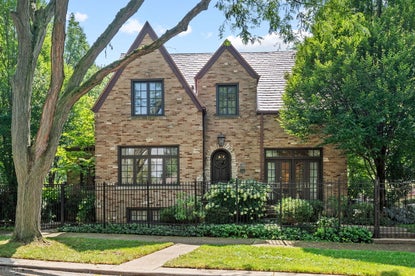 3045 W Ardmore Ave – Investment Home