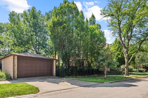 Tiny photo for 3045 W ARDMORE Avenue, Chicago, IL 60659 (MLS # 12742597)