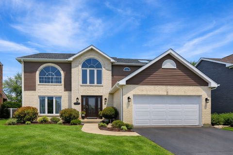 Photo of 27W439 Chartwell Drive, Winfield, IL 60190 (MLS # 12564711)