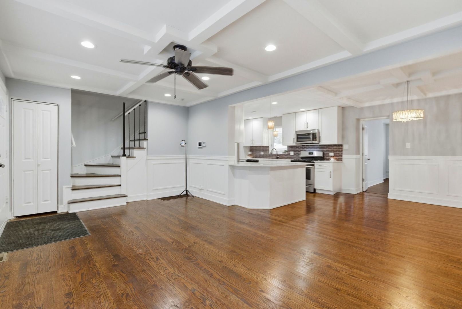 10111 S Eberhart Avenue