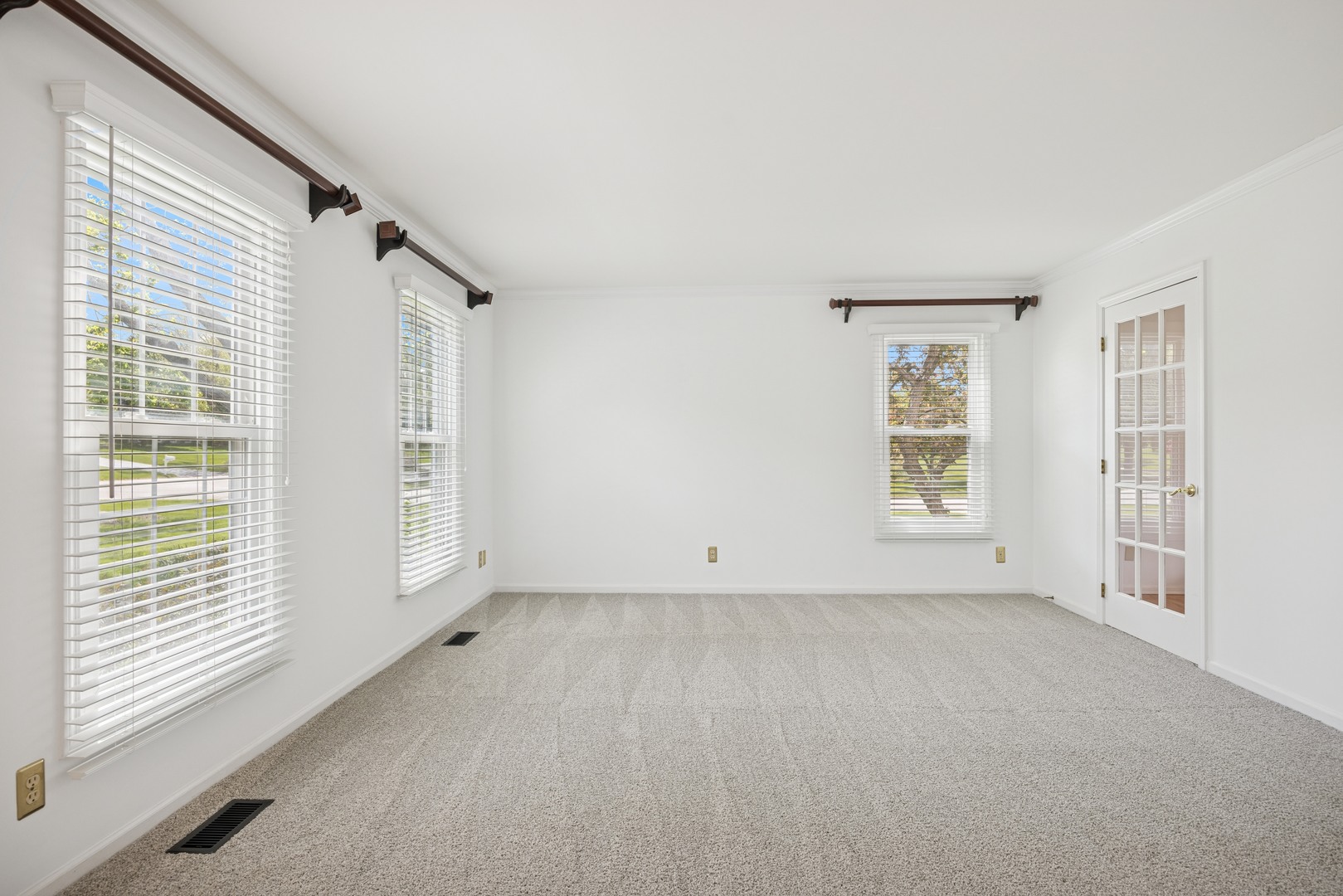 689 Saddle Ridge