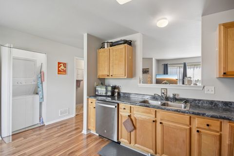 Tiny photo for 626 N Triumph Court, Hainesville, IL 60073 (MLS # 12620039)