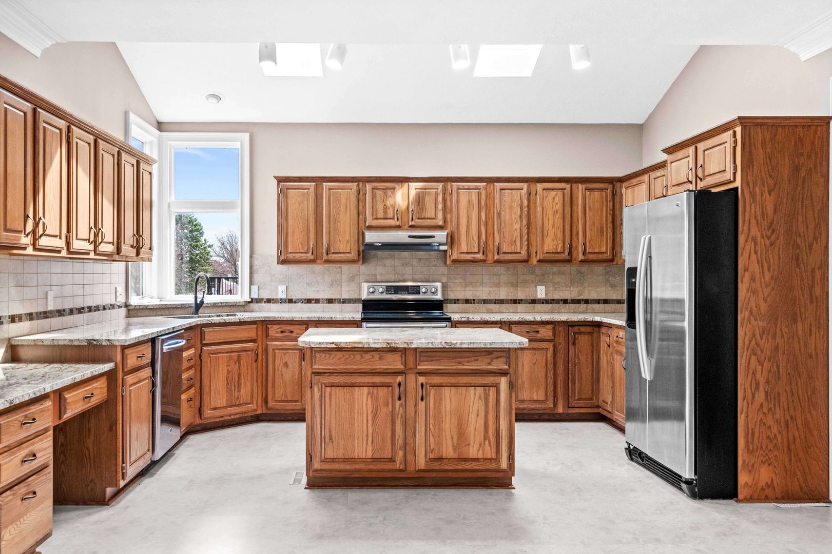 7 Red Stone Court