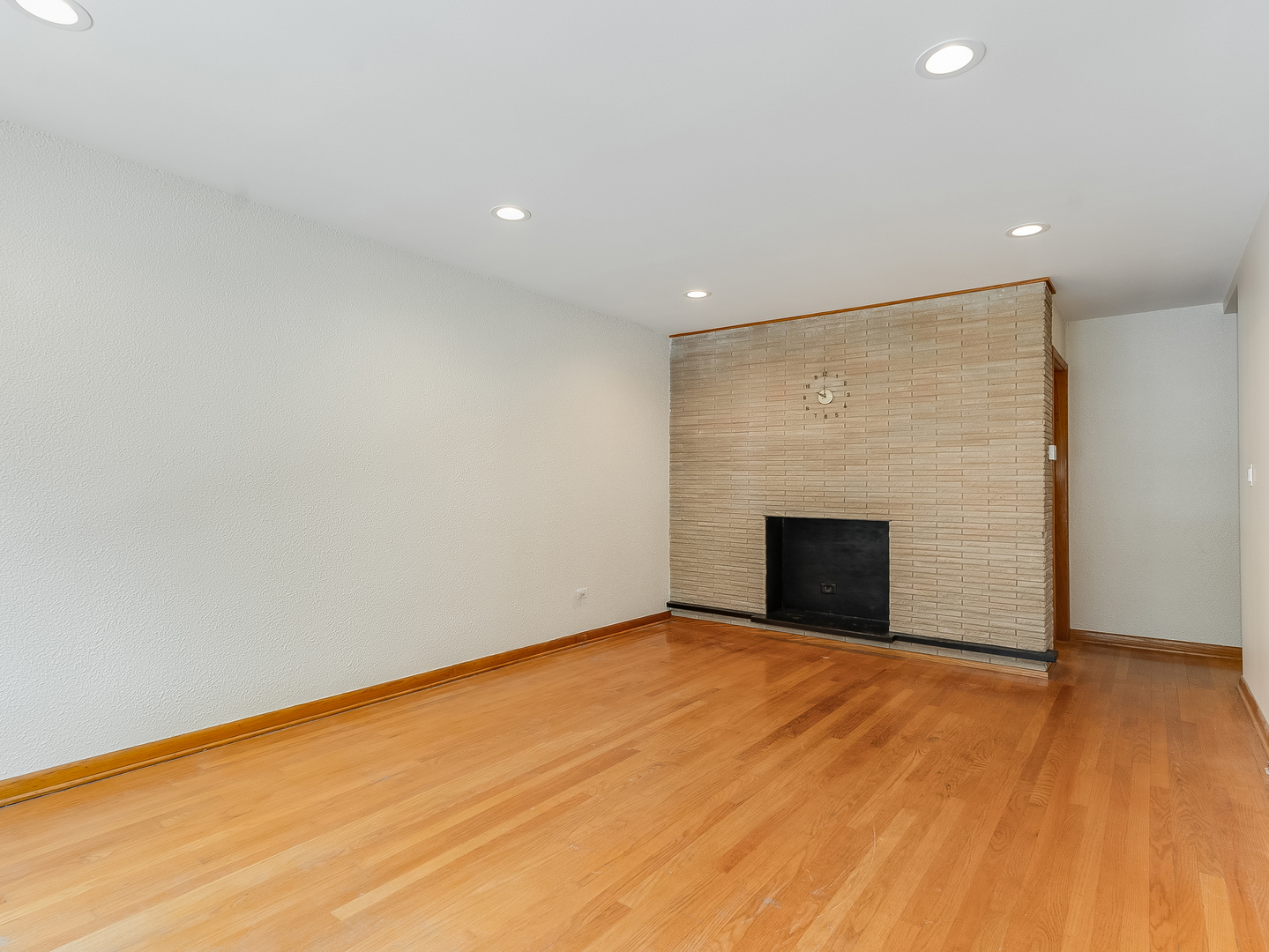 5841 W 55th Street