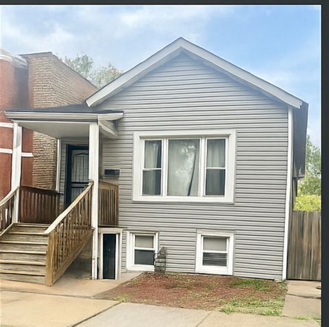 Photo of 3450 W Walnut Street, Chicago, IL 60624 (MLS # 12516411)