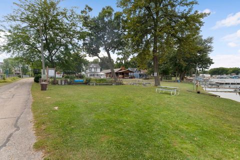 Tiny photo for 42425 N Park Lane E, Antioch, IL 60002 (MLS # 12469254)