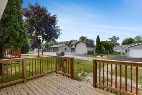 Tiny photo for 42425 N Park Lane E, Antioch, IL 60002 (MLS # 12469254)