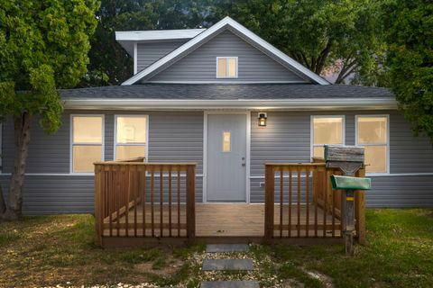 Photo of 42425 N Park Lane E, Antioch, IL 60002 (MLS # 12469254)