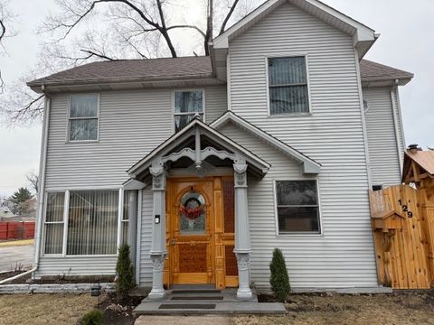 4 beds bed, 2 baths bath property at 129 e victoria drive, northlake, IL 60164