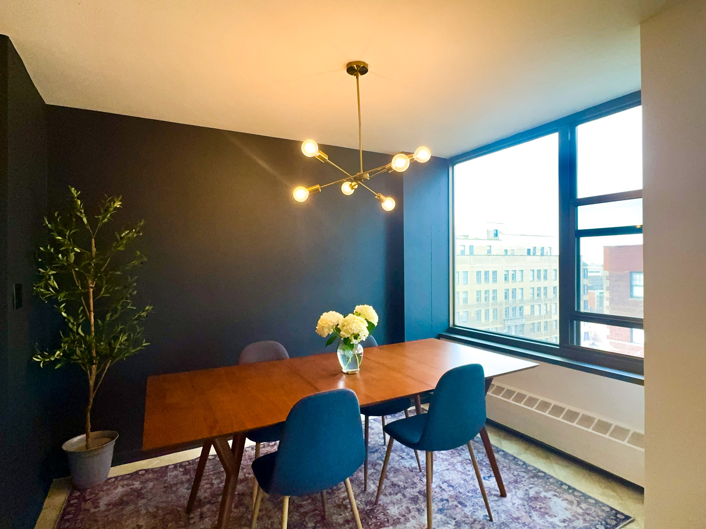 360 W Wellington Avenue 15D