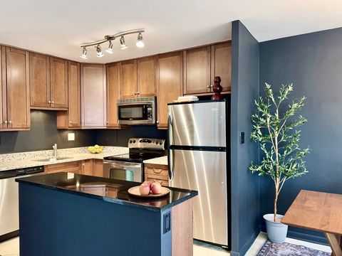 Tiny photo for 360 W Wellington Avenue #15D, Chicago, IL 60657 (MLS # 12619153)