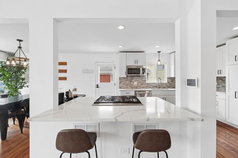 Tiny photo for 838 S Saylor Avenue, Elmhurst, IL 60126 (MLS # 12607576)