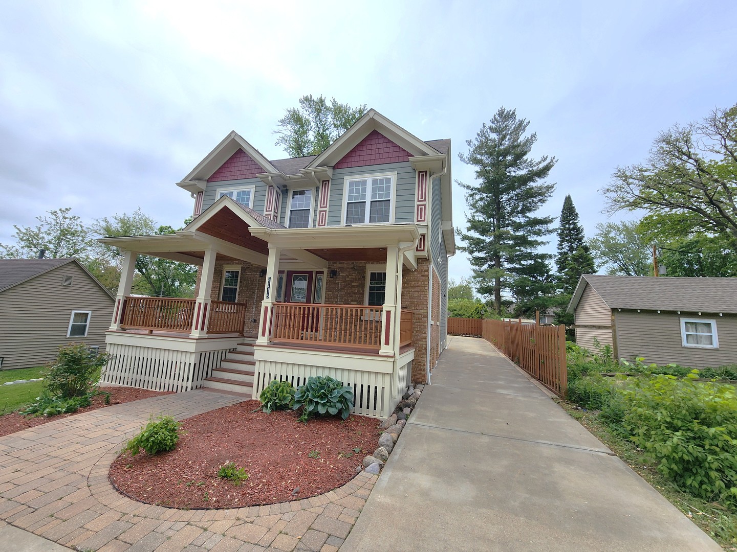 5115 East Lane