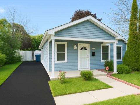 Photo of 1712 11 Street, Waukegan, IL 60085 (MLS # 12495025)