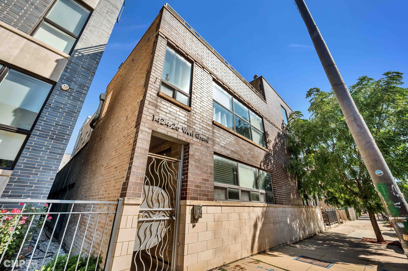 1424 W Grand Avenue 5