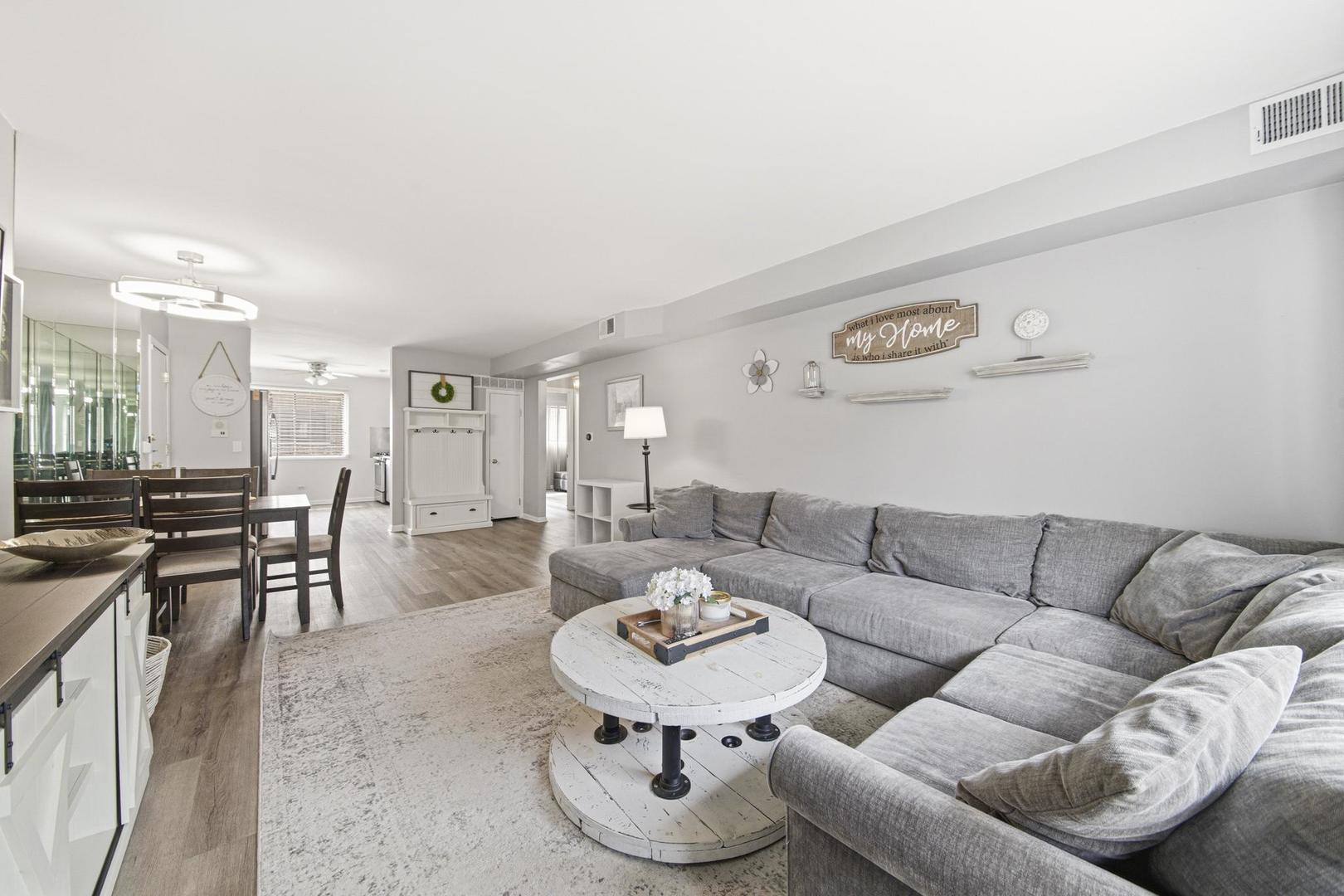 6451 N Northwest Highway C-2S