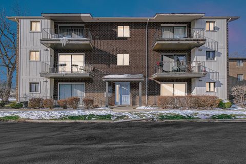 Photo of 6335 175th Street #2S, Tinley Park, IL 60477 (MLS # 12535155)