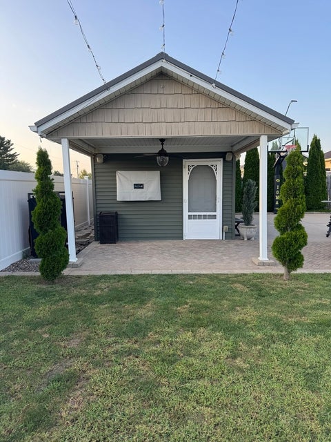 Tiny photo for 500 River King Road, Clinton, IA 52732 (MLS # 12744317)