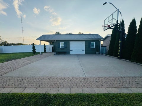 Tiny photo for 500 River King Road, Clinton, IA 52732 (MLS # 12744317)