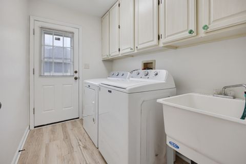 Tiny photo for 201 N Cambridge Drive, Geneva, IL 60134 (MLS # 12503313)