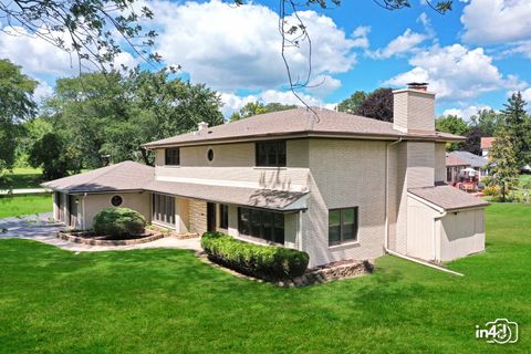 Tiny photo for 124 E Monterey Avenue, Schaumburg, IL 60193 (MLS # 12332029)