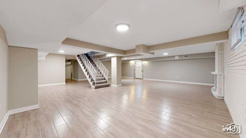 Tiny photo for 124 E Monterey Avenue, Schaumburg, IL 60193 (MLS # 12332029)