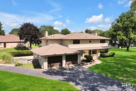 Tiny photo for 124 E Monterey Avenue, Schaumburg, IL 60193 (MLS # 12332029)